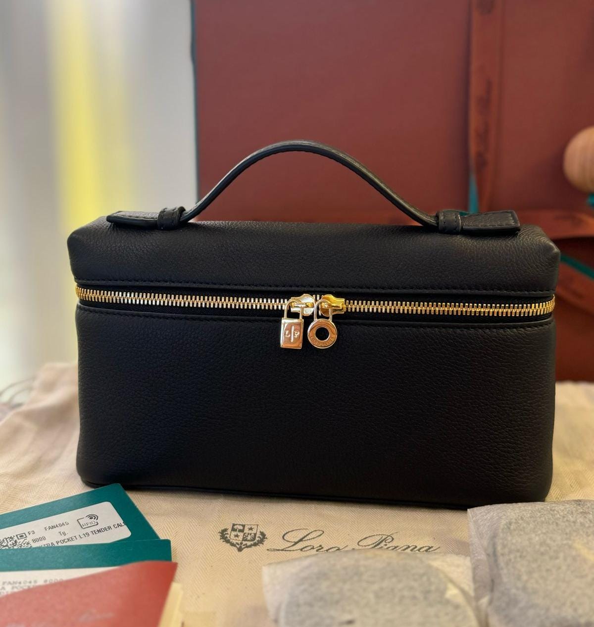 Loro Piana 19 Black GHW
